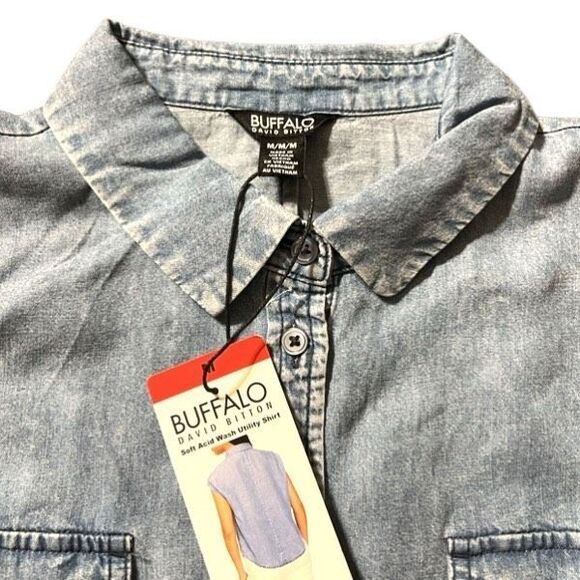 NWT BUFFALO DAVID BITTON Women’s Medium Blue Shirt Soft Acid Wash Utility SS NEW - Picture 2 of 8